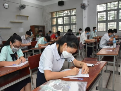 Hà Nội: 9 thí sinh vi phạm quy chế trong môn thi Ngữ văn