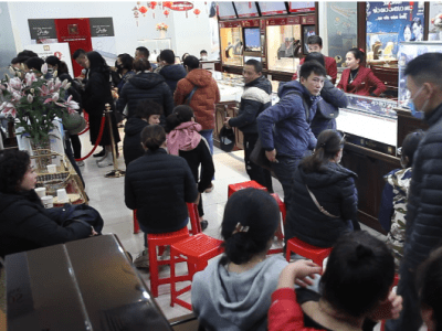 Trưa ngày 9/4! Giá vàng vàng miếng SJC giao dịch quanh mức 83,5 triệu đồng/lượng!! Cao nhất từ trước tới nay!
