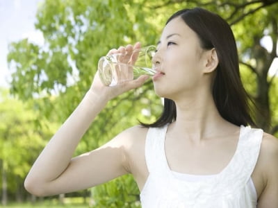 Đông y: Uống nước lạnh làm tổn hại dương khí