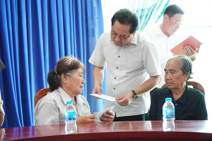 Cận cảnh vụ sạt lở bờ sông Cổ Chiên kinh hoàng