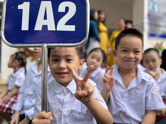 Hơn 50.000 học sinh lớp 1 bị xếp loại 'chưa hoàn thành'
