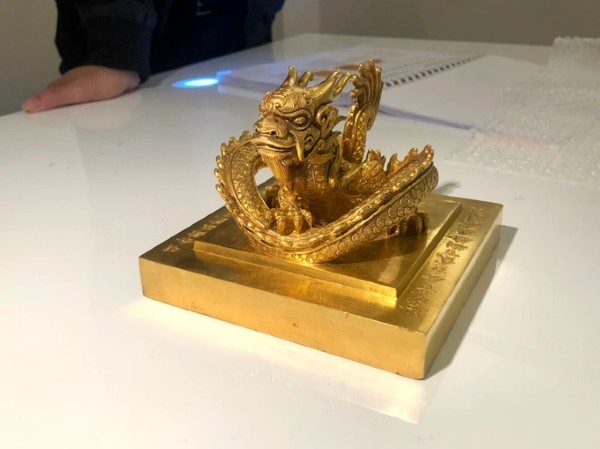 Hãng Millon đồng ý chuyển giao ấn vàng 