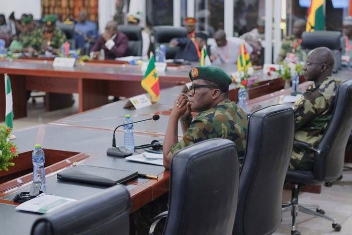 ECOWAS đã sẵn sàng can thiệp quân sự vào Niger Cộng đồng Kinh tế Các quốc gia Tây Phi (ECOWAS) sẵn sàng can thiệp quân sự vào Niger nếu các nỗ lực ngoại giao nhằm đảo ngược cuộc đảo chính ở đó thất bại. Đó là tuyên bố của ông Abdel-Fatau Musah, ủy viên phụ trách vấn đề chính trị, hòa bình và an ninh ECOWAS, trong cuộc họp với lãnh đạo quân đội các nước thành viên tại Ghana ngày 17-8. Ông Abdel-Fatau Musah nói với chỉ huy quốc phòng tập hợp từ các quốc gia thành viên: 