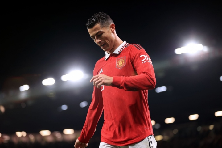 Ronaldo bị gạch tên khỏi đội hình Man Utd.