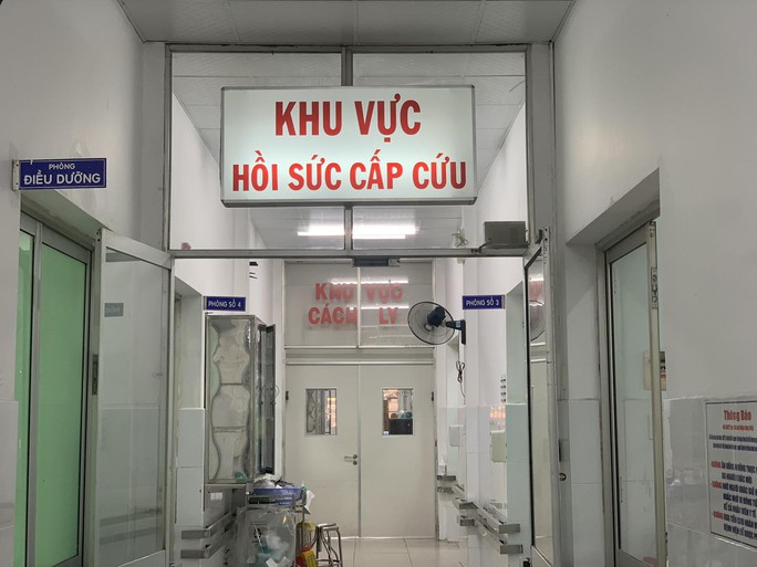 Không có thuốc giải, 3 người ngộ độc botulium ở TP HCM chỉ còn biết... thở máy