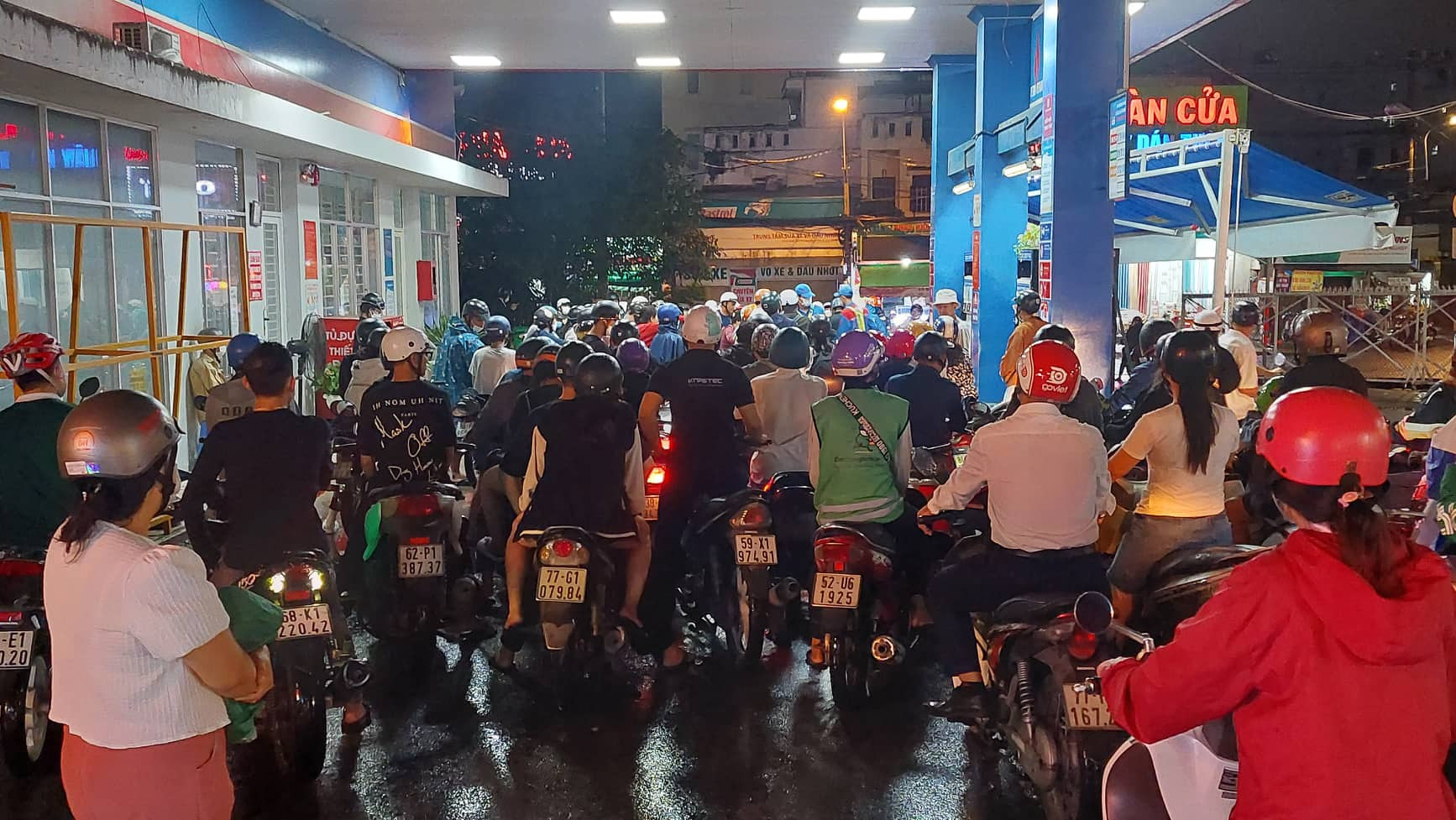 tp.hcm hết xăng