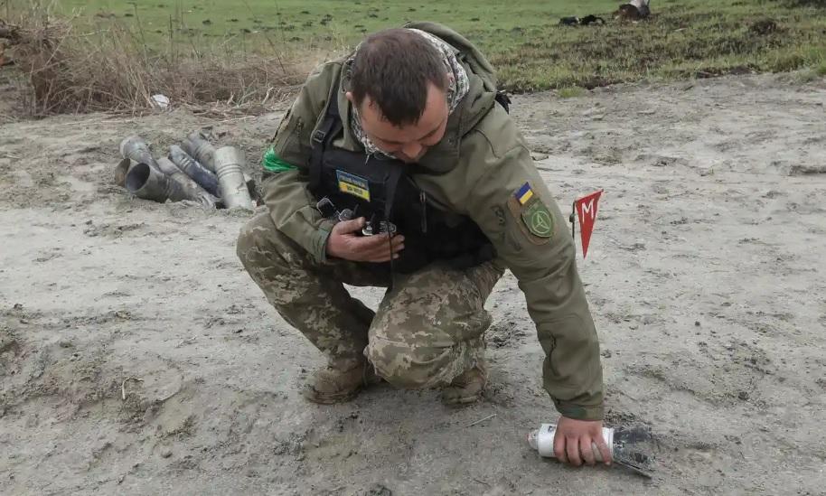 Phản ứng của các bên sau khi Mỹ quyết định gửi bom chùm cho Ukraine