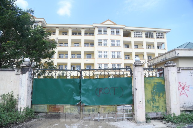 https://tienphong.vn/du-an-truong-hoc-hon-66-ty-dong-dap-chieu-suot-11-nam-o-nghe-an-post1480724.tpo