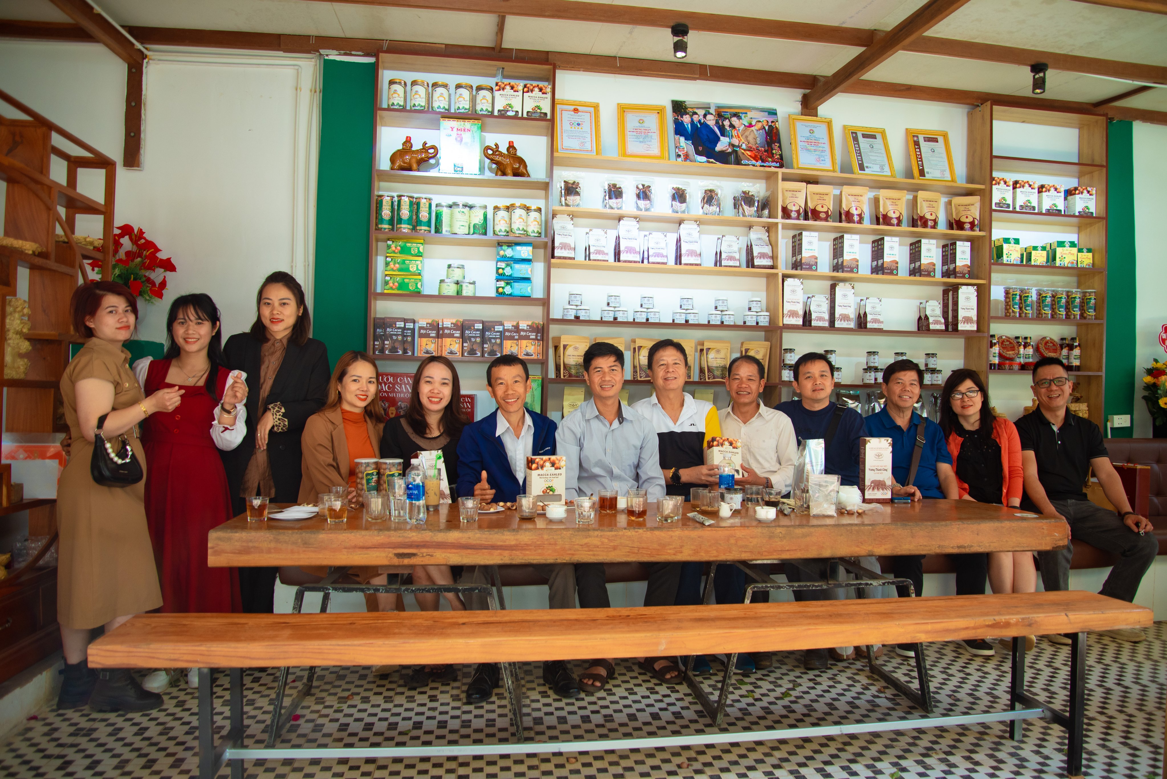 Công ty Cà phê Vương Thành Công giới thiệu điểm trưng bày sản phẩm OCOP