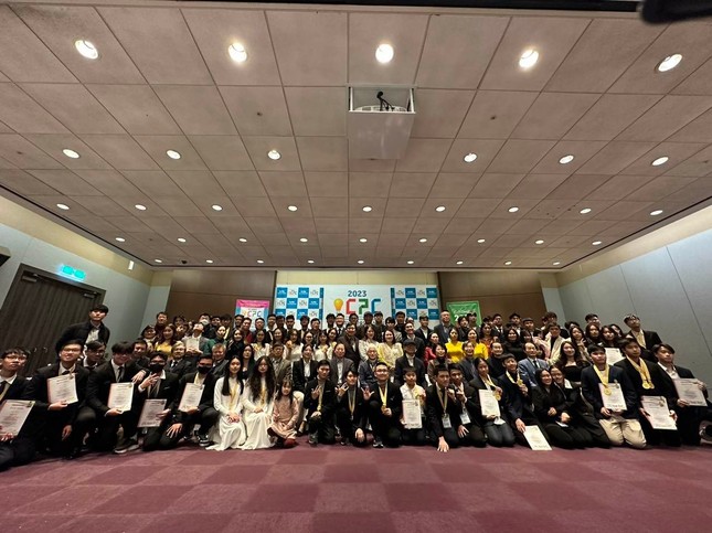 7 học sinh trường chuyên Khoa học Tự nhiên đoạt HCV Khoa học kỹ thuật Olympic phát minh