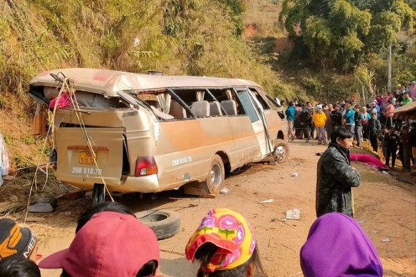 Vụ xe khách đi ăn cưới gặp tai nạn ở Sơn La: 4 nạn nhân tử vong