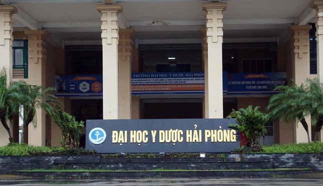 Bị yêu cầu nộp thêm 21 triệu đồng kinh phí đào tạo: Sinh viên Đại học Y Dược Hải Phòng 'ngã ngửa'