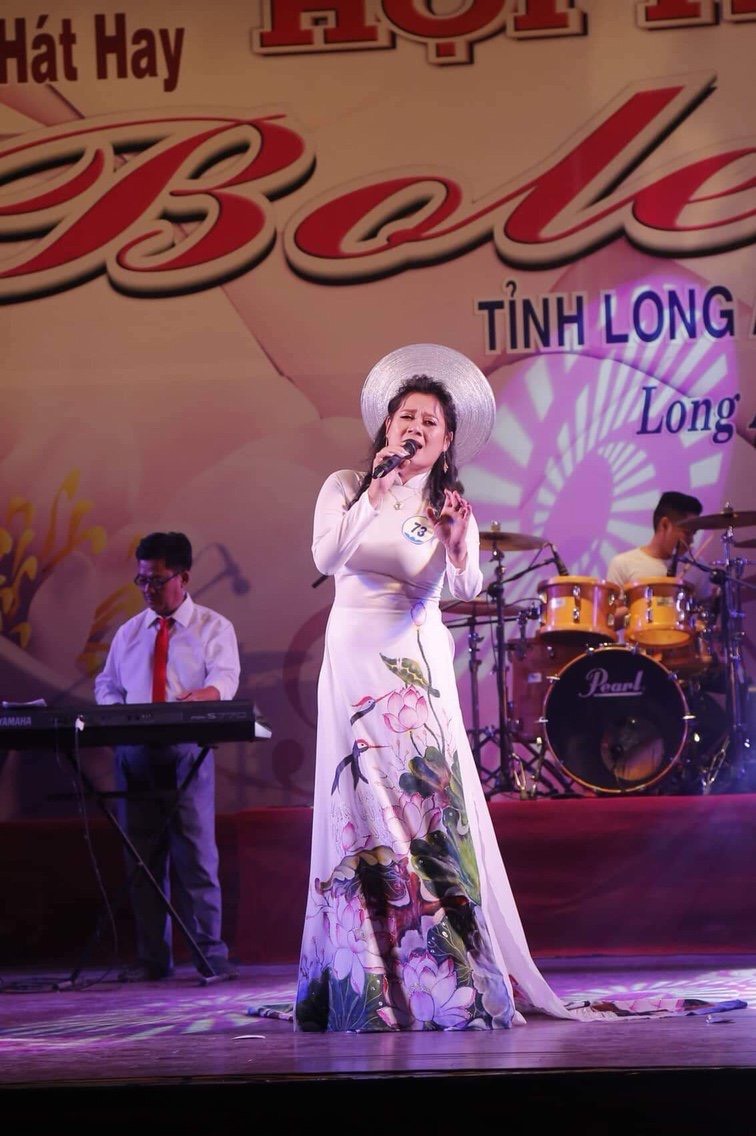 Khán giả ấn tượng với ca sĩ Trinh Tuyết Hương trong nhiều diễn viên